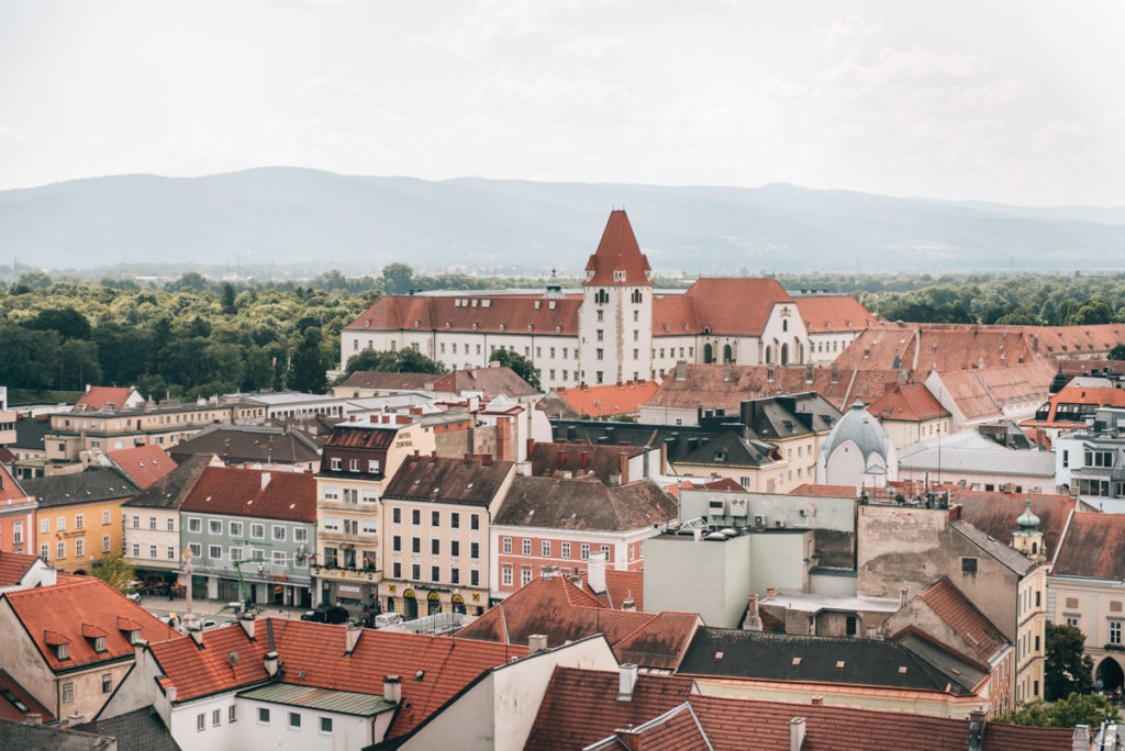 Wiener Neustadt und Umgebung: Sehenswürdigkeiten und Tipps für einen Tagesausflug - Sommertage